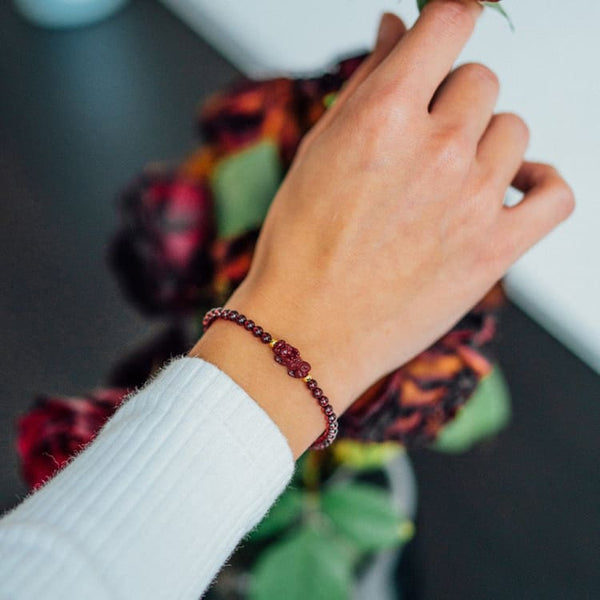 Bracciale della fortuna in granato rosso - Pi Xiu