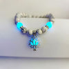 Bracelet luminescent en Howlite ’ la fleur de lotus illuminé’