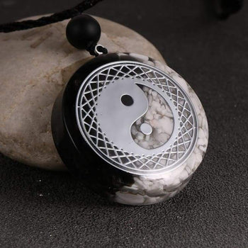 Natural Stone Chip Gravel Tai Chi Pendant Oronge Necklace Yin and Yang Black and White Orgonite Reiki Energy Pendulum Jewelry